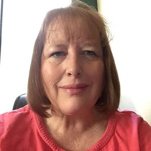 Meet your Posher, Debbie